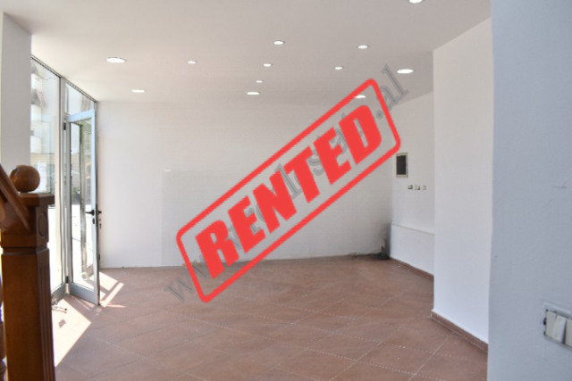 Commercial premises for rent near the Delijorgji complex.
It is located on the ground floor of a ne